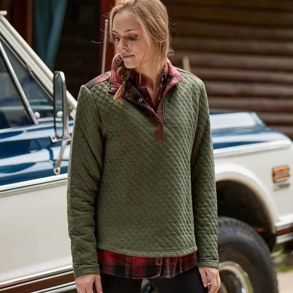 Legendary Whitetails • Cedar Cabin Quilted Sweater - Picture 1 of 9
